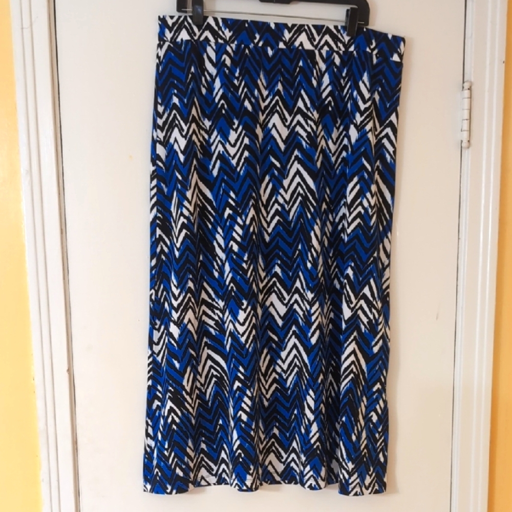 Christopher & Banks Petite Blue, Black White Chevron Maxi Skirt P/XL
